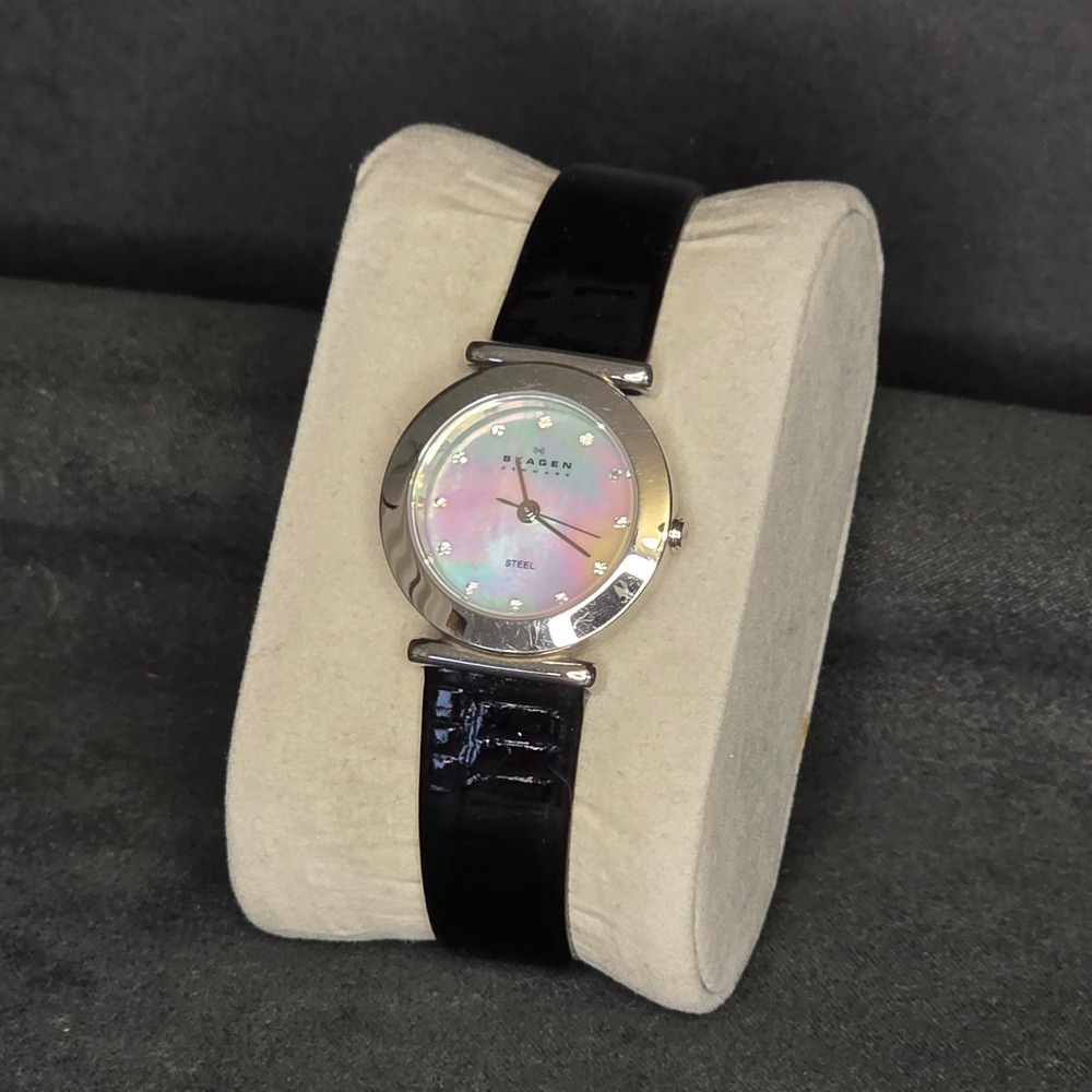 Skagen Denmark Watch Women OS Black‎ Mother of Pearl Dial Leather Band 107SSLDDA - Picture 7 of 8